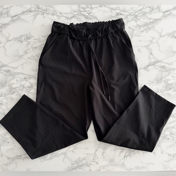 Lululemon Cropped Black Stretchy Pants - Picture 3 of 5